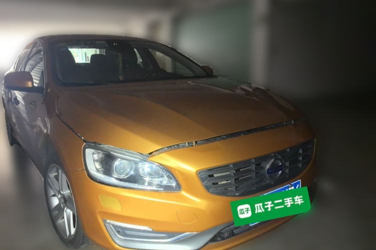 Used Volvo S60 2014 T5 Zhiya Edition Front Right 45 Deg