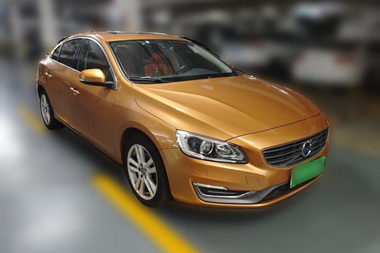 Used Volvo S60 2014 S60L 2.0T Zhiyuan Edition Front Right 45 Deg