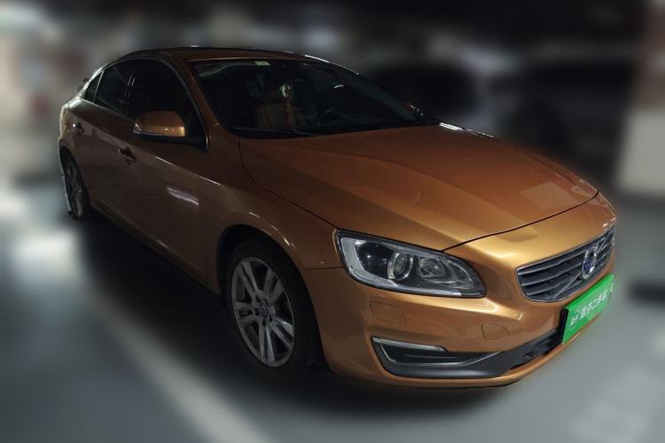 Used Volvo S60 2014 S60L 2.0T Zhiyuan Edition Front Right 45 Deg