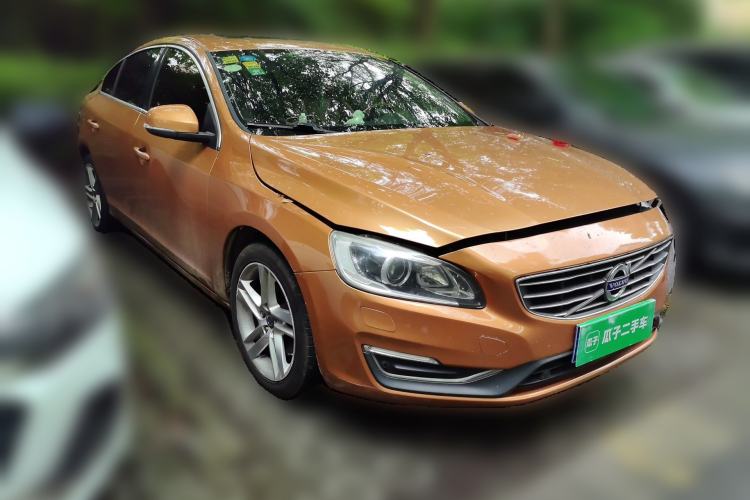 Used Volvo S60 2014 T5 Zhiya Edition Front Right 45 Deg