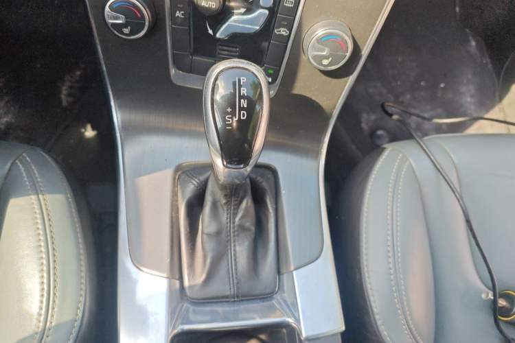 Used Volvo S60 2014 T5 Zhiya Edition Gear Lever