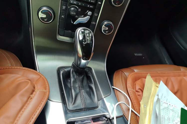 Used Volvo S60 2014 T5 Zhiya Edition Gear Lever