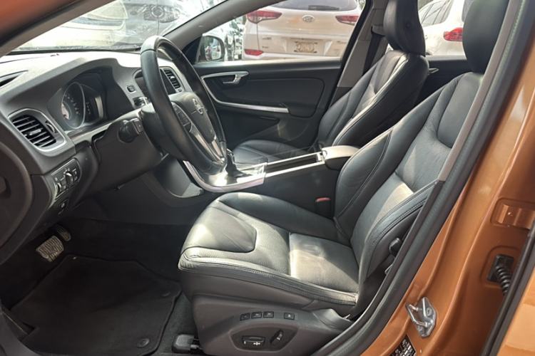 Used Volvo S60 2014 T5 Zhiyi Edition Interior 6
