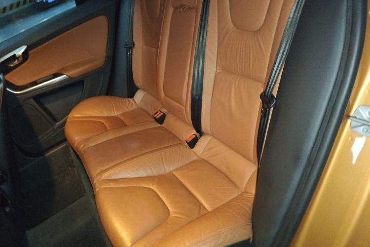 Used Volvo S60 2014 S60L 2.0T Zhiyuan Edition Left Rear Seat