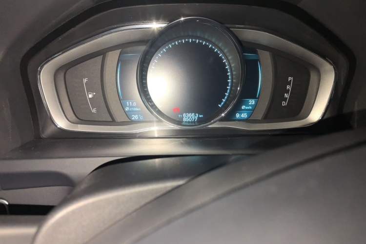 Used Volvo S60 2014 T5 Zhiya Edition Odometer Close Up