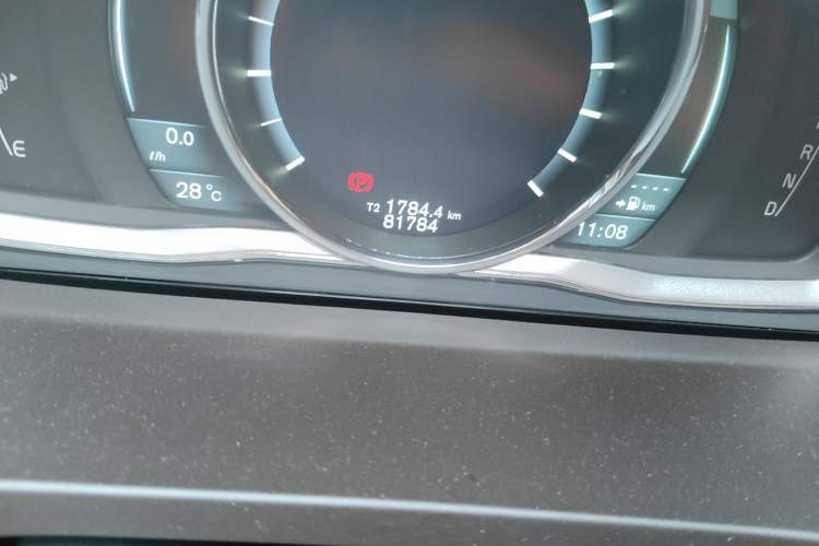 Used Volvo S60 2014 S60L T5 Intelligent Drive Edition Odometer Close Up