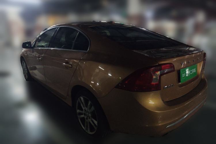 Used Volvo S60 2014 S60L 2.0T Zhiyuan Edition Rear Left 45 Deg