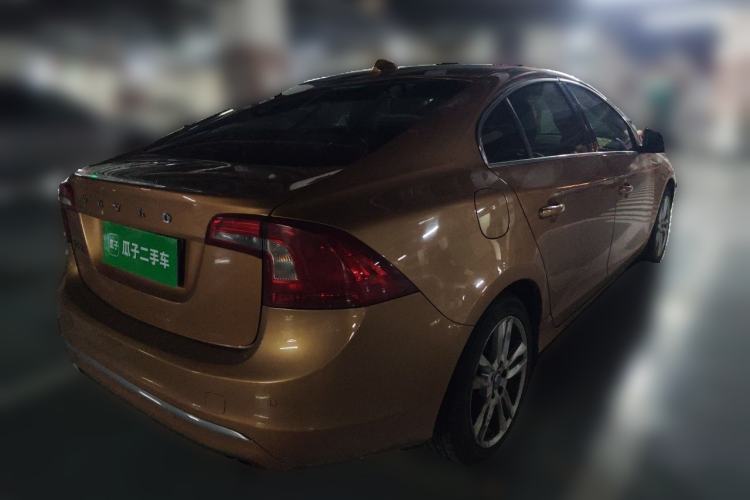 Used Volvo S60 2014 S60L 2.0T Zhiyuan Edition Rear Right 45 Deg