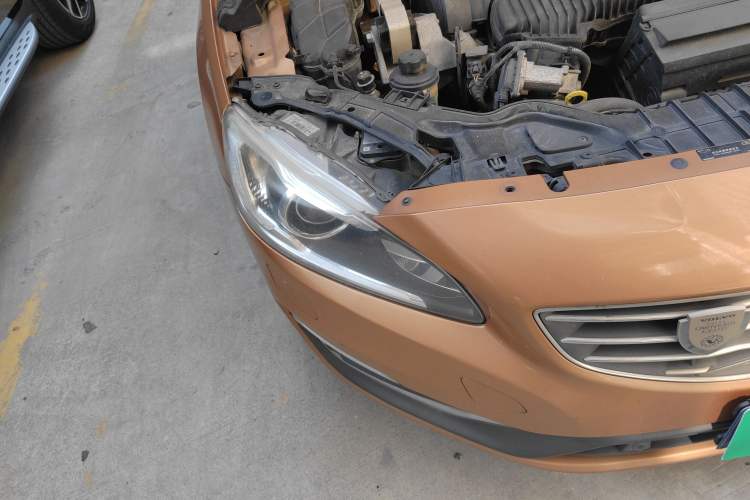Used Volvo S60 2014 S60L T5 Intelligent Drive Edition Right Front Headlight