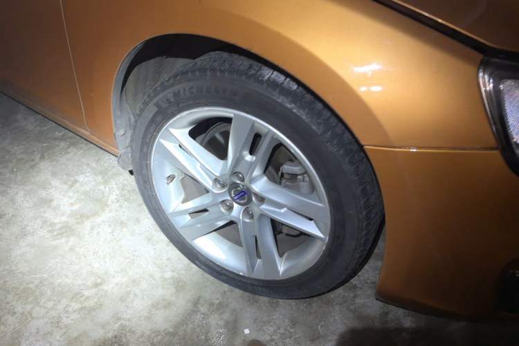 Used Volvo S60 2014 T5 Zhiya Edition Right Front Wheel Hub