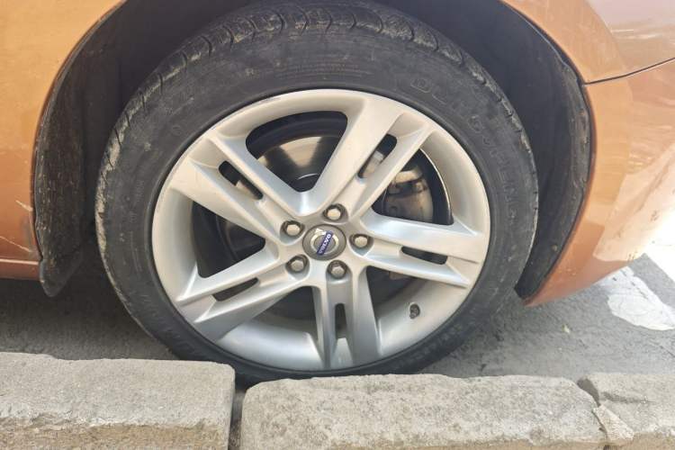 Used Volvo S60 2014 T5 Zhiya Edition Right Front Wheel Hub
