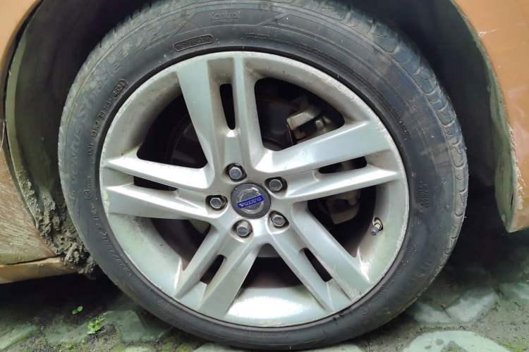 Used Volvo S60 2014 T5 Zhiya Edition Right Front Wheel Hub