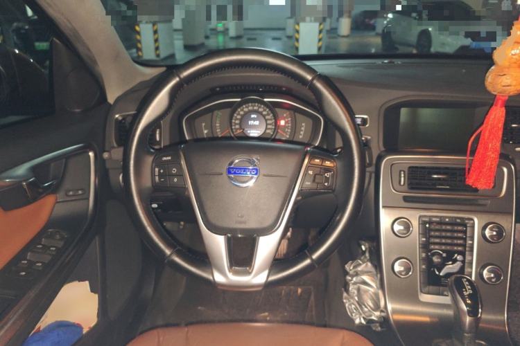 Used Volvo S60 2014 S60L 2.0T Zhiyuan Edition Steering Wheel