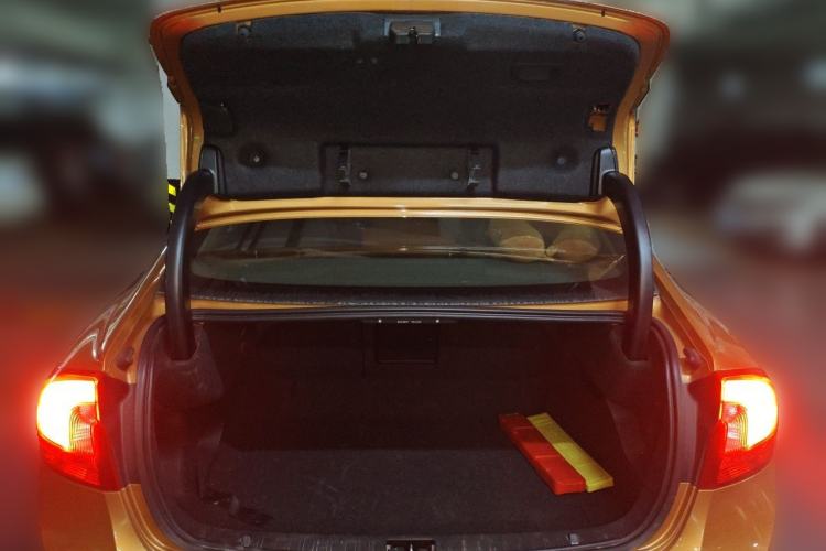 Used Volvo S60 2014 S60L 2.0T Zhiyuan Edition Trunk