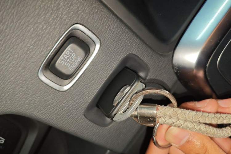 Used Volvo S60 2014 S60L 2.0T Zhiyuan Edition Vehicle Key