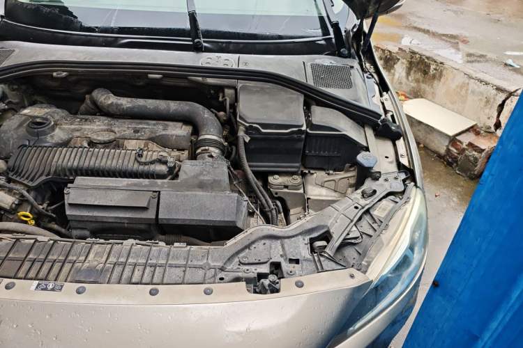 Used Volvo S60 2014 T5 Zhiyi Edition Engine Bay Left