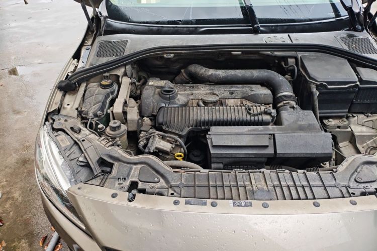 Used Volvo S60 2014 T5 Zhiyi Edition Engine Bay Right