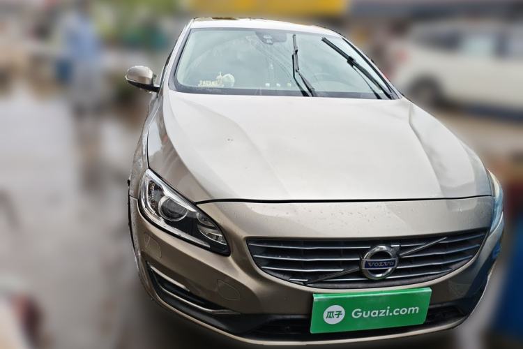 Used Volvo S60 2014 T5 Zhiyi Edition Front Right 45 Deg