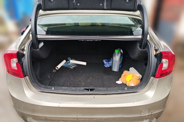 Used Volvo S60 2014 T5 Zhiyi Edition Trunk