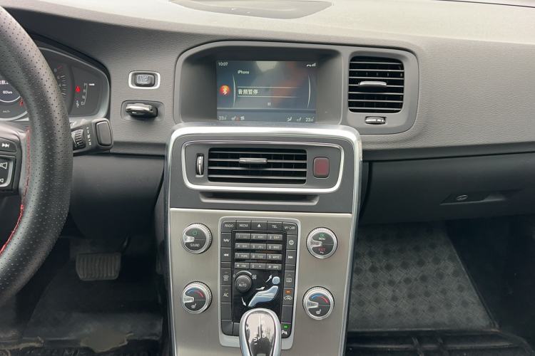 Used Volvo S60 2014 S60L 2.0T Zhiyuan Edition Audio And AC Panel