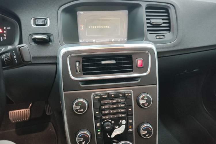 Used Volvo S60 2014 T5 Zhiyi Edition Audio And AC Panel