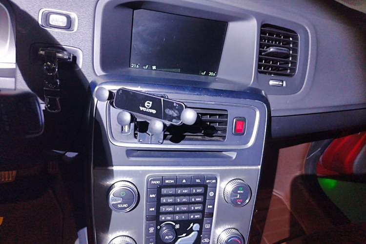 Used Volvo S60 2014 S60L 2.0T Zhiyuan Edition Audio And AC Panel