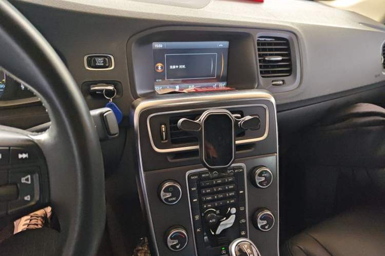 Used Volvo S60 2014 S60L T5 Intelligent Drive Edition Audio And AC Panel