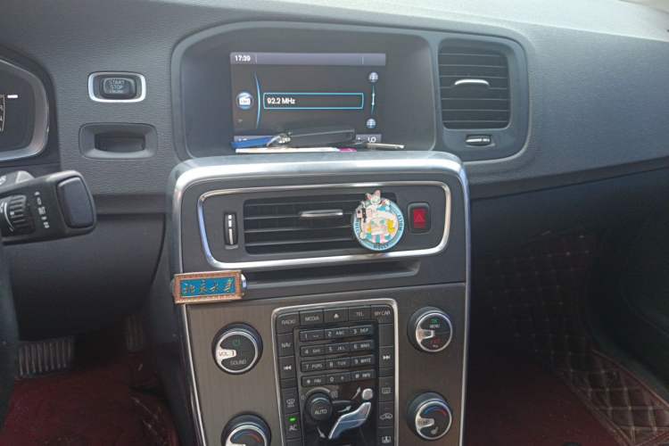 Used Volvo S60 2014 S60L T5 Intelligent Drive Edition Audio And AC Panel
