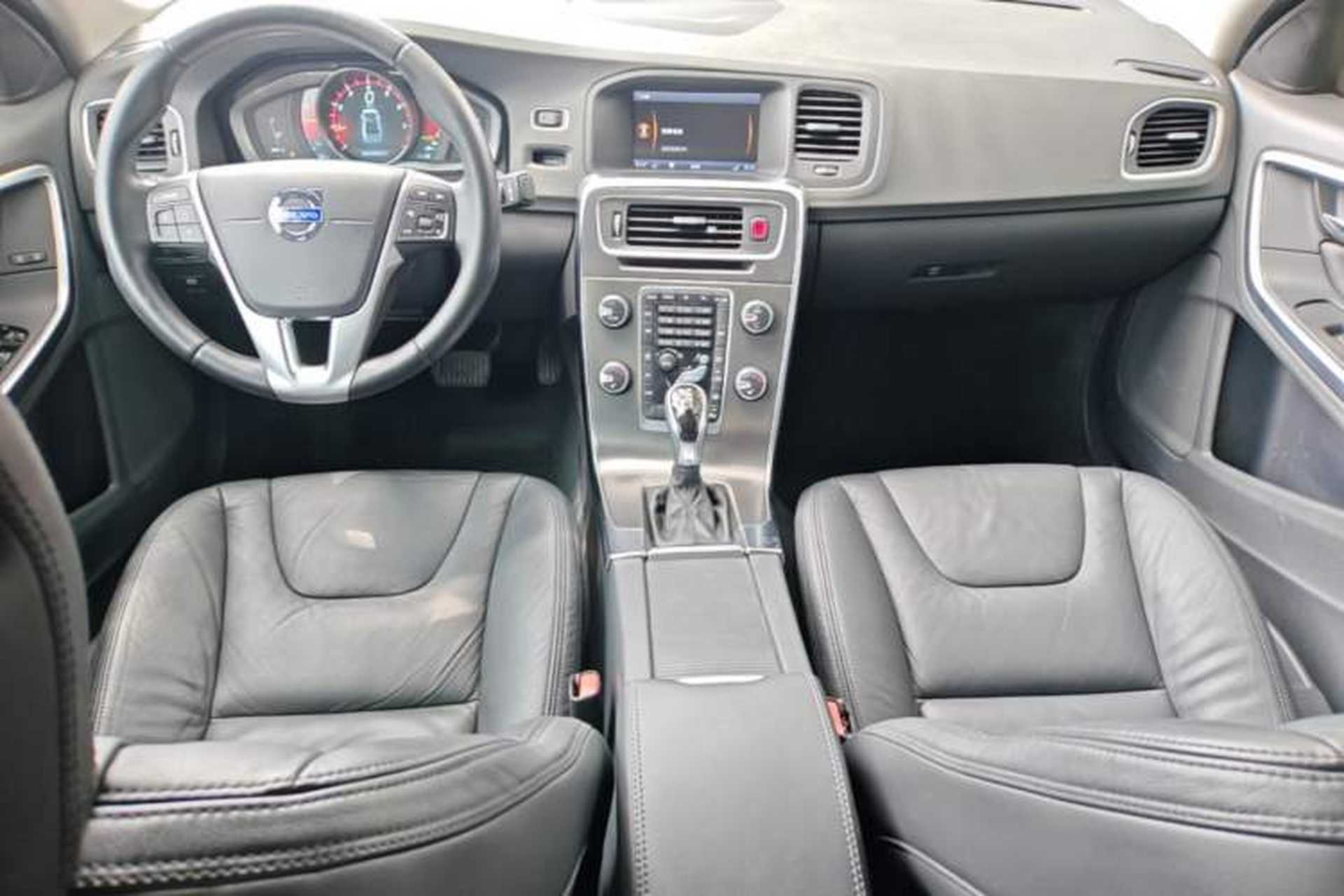 Used Volvo S60 2014 S60L T5 Intelligent Drive Edition Center Console