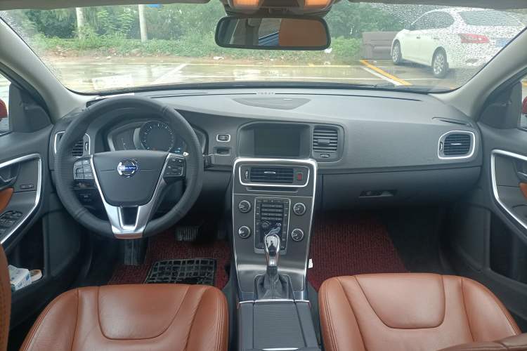 Used Volvo S60 2014 S60L T5 Smart Upgrade Edition Center Console