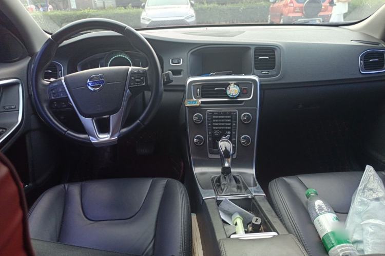 Used Volvo S60 2014 S60L T5 Intelligent Drive Edition Center Console