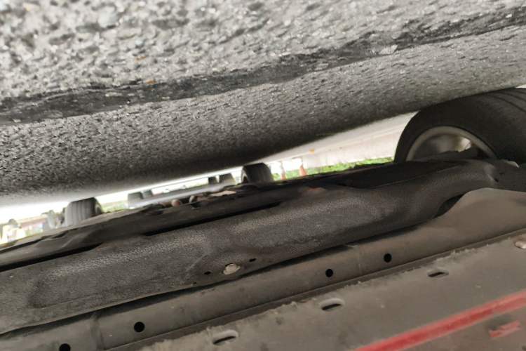 Used Volvo S60 2014 S60L 2.0T Zhiyuan Edition Chassis Front