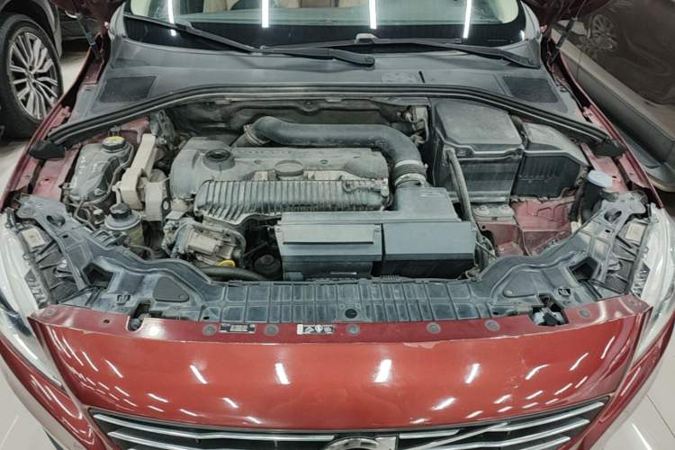 Used Volvo S60 2014 T5 Zhiyi Edition Engine Bay