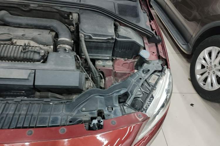 Used Volvo S60 2014 T5 Zhiyi Edition Engine Bay Left
