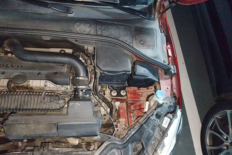Used Volvo S60 2014 S60L 2.0T Zhiyuan Edition Engine Bay Left