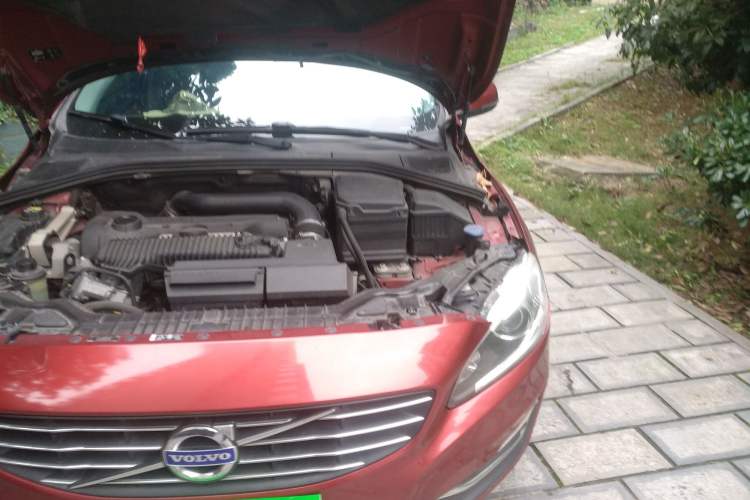 Used Volvo S60 2014 T5 Zhiya Edition Engine Bay Left