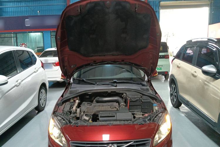 Used Volvo S60 2014 S60L T5 Intelligent Drive Edition Engine Bay