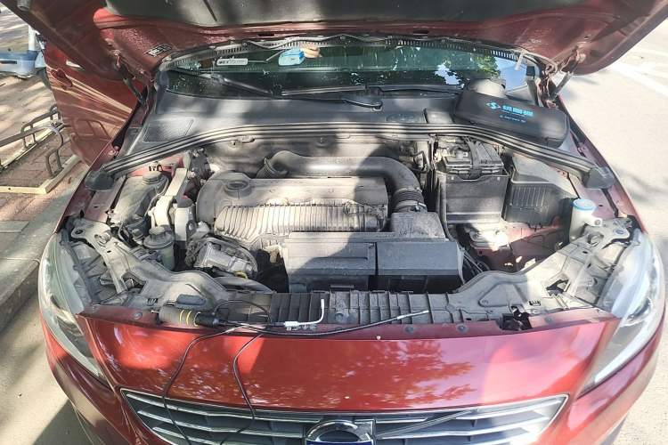 Used Volvo S60 2014 S60L 2.0T Zhiyuan Edition Engine Bay