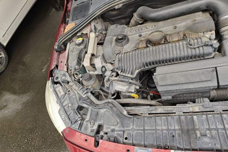 Used Volvo S60 2014 S60L T5 Intelligent Drive Edition Engine Bay Right