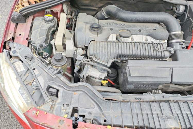 Used Volvo S60 2014 S60L 2.0T Zhiyuan Edition Engine Bay Right
