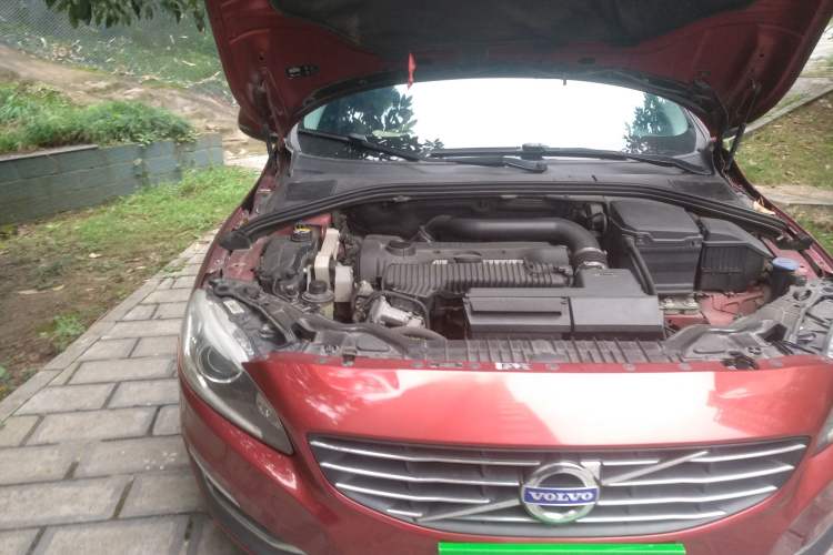 Used Volvo S60 2014 T5 Zhiya Edition Engine Bay Right