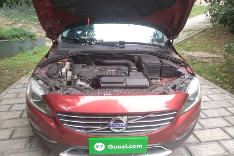 Used Volvo S60 2014 T5 Zhiya Edition Engine Bay