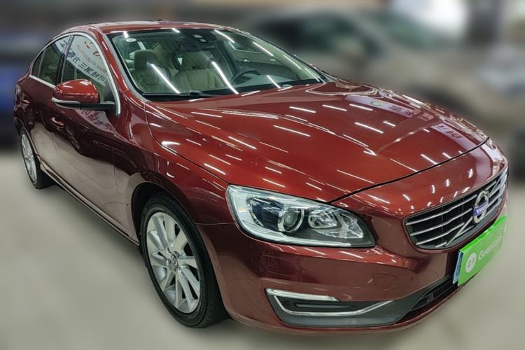 Used Volvo S60 2014 T5 Zhiyi Edition Front Right 45 Deg