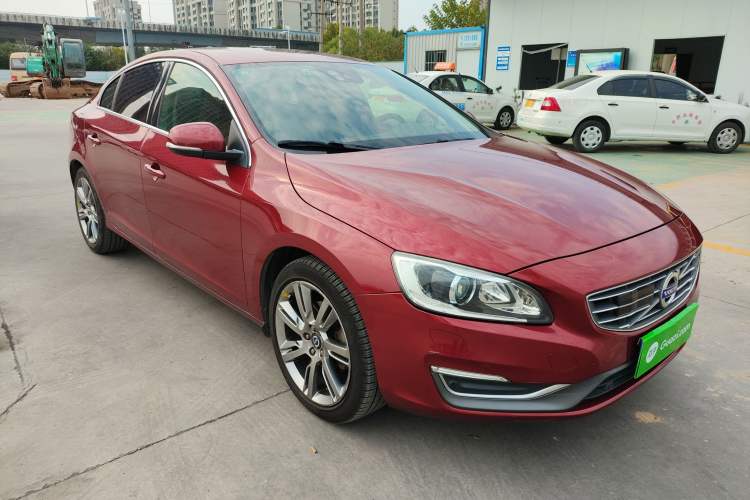 Used Volvo S60 2014 S60L T5 Smart Upgrade Edition Front Right 45 Deg