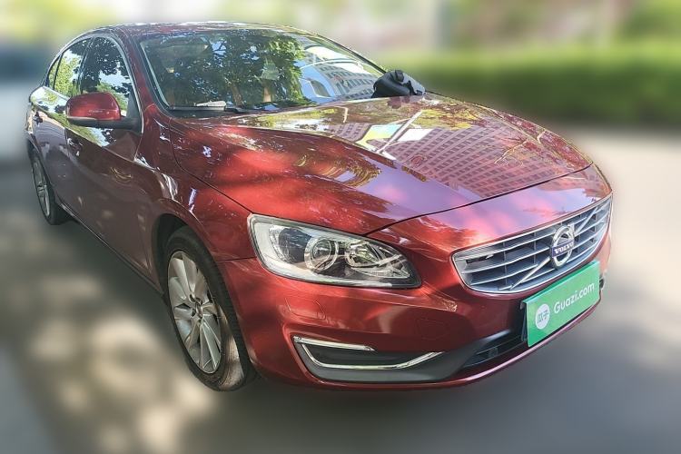 Used Volvo S60 2014 S60L 2.0T Zhiyuan Edition Front Right 45 Deg