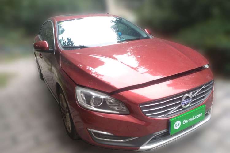 Used Volvo S60 2014 T5 Zhiya Edition Front Right 45 Deg