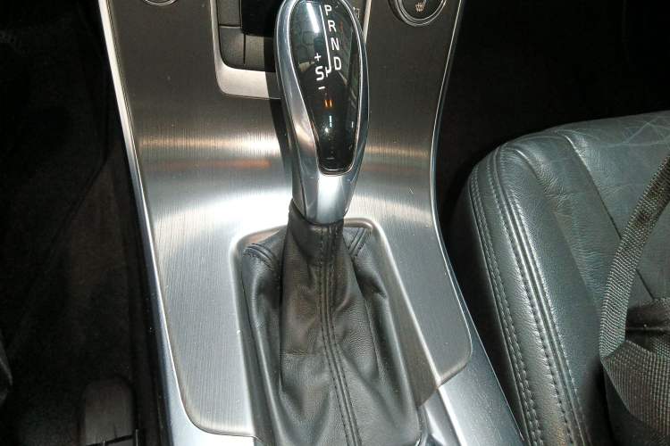 Used Volvo S60 2014 S60L T5 Intelligent Drive Edition Gear Lever