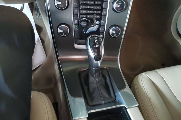 Used Volvo S60 2014 S60L T5 Intelligent Drive Edition Gear Lever
