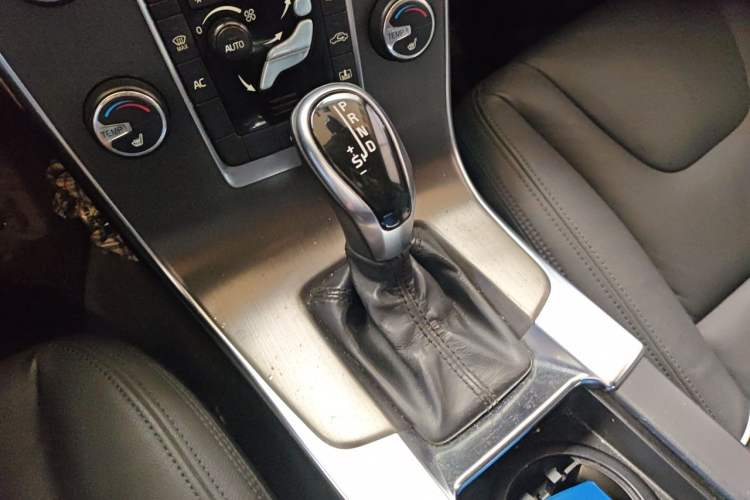 Used Volvo S60 2014 S60L T5 Intelligent Drive Edition Gear Lever