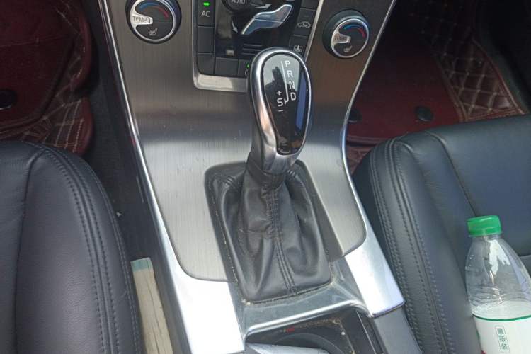 Used Volvo S60 2014 S60L T5 Intelligent Drive Edition Gear Lever